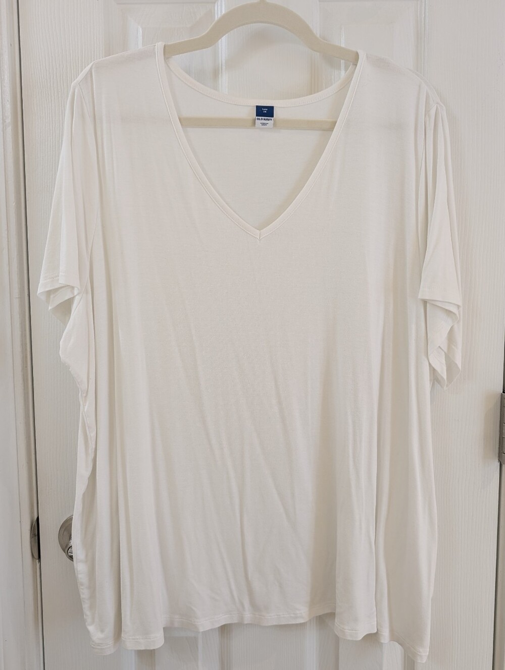 Old Navy Luxe White V-Neck Short Sleeve Tee